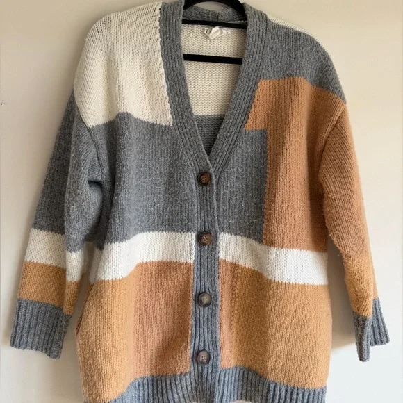 Oversized Cardigan- Color block
Love Riche Grandpa Approved - Picture 2 of 7